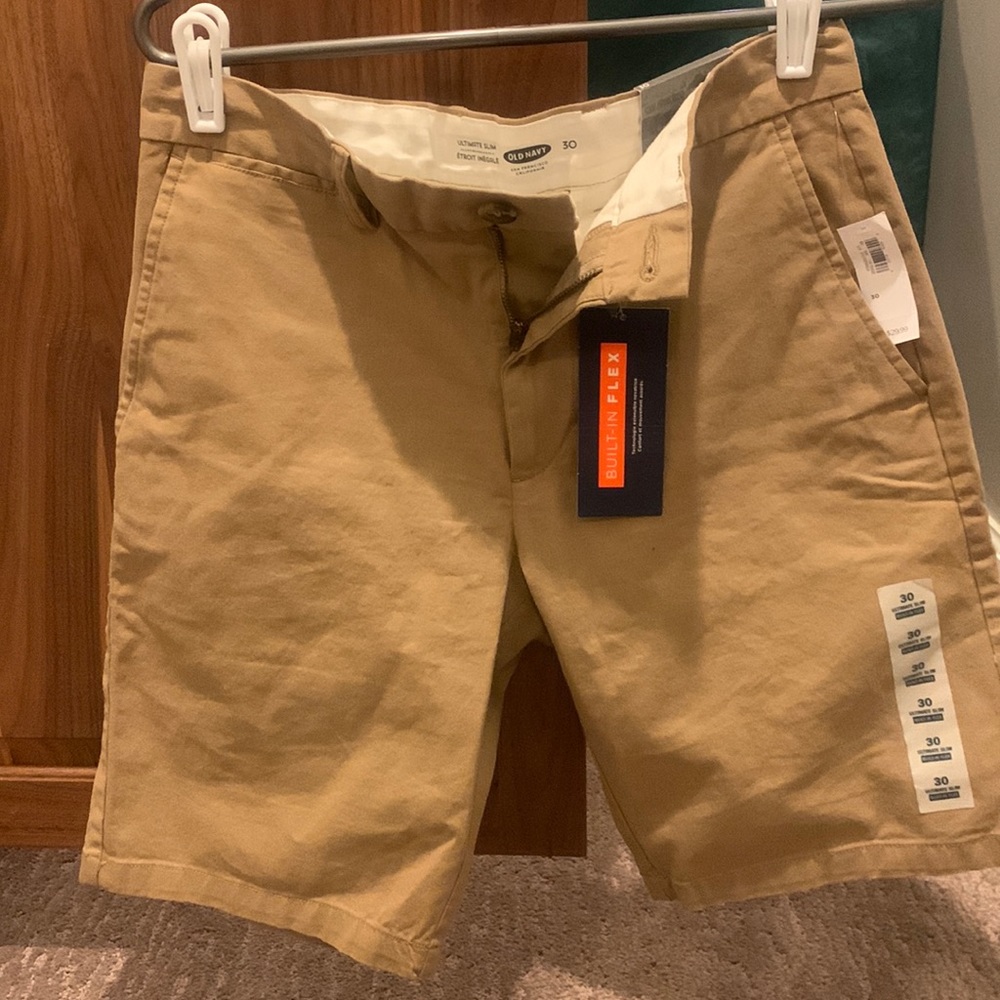 Old Navy (Ultimate Slim, Built in Flex) Shorts-Great Condition-New-30-Tan